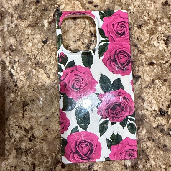 Stylish Flaunt Case Set - Floral, Heart, and Tortoiseshell Designs - 14 pro Max - Picture 3 of 4